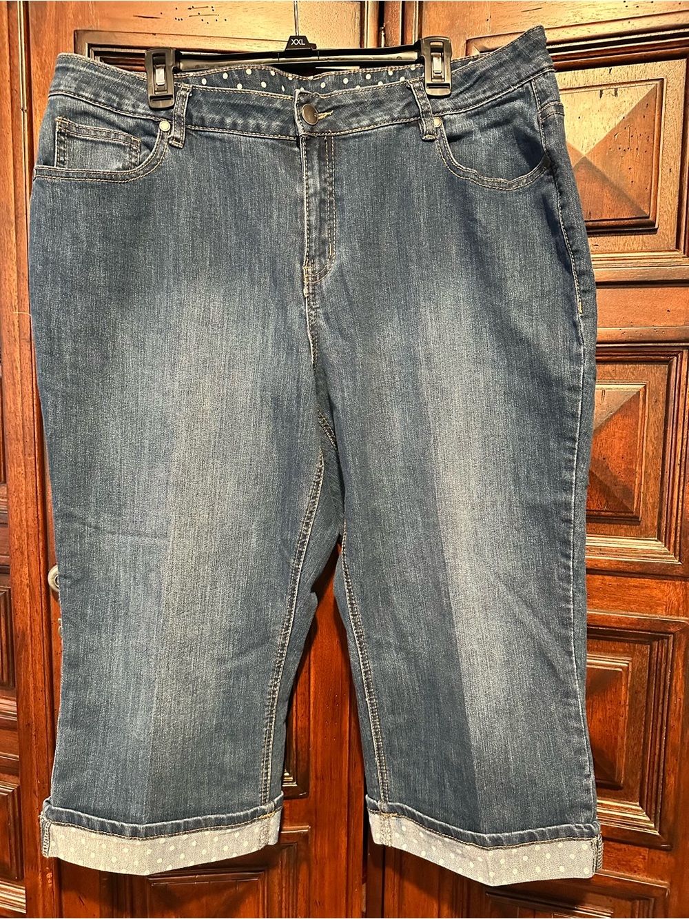 Avenue Women's Dark Blue Denim Capris with Polka Dot Cuff